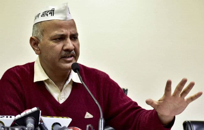 मनीष सिसोदिया के प्रेस कॉन्‍फ्रेंस में हंगामा, बीच में ही छोड़कर गये