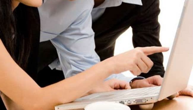 सिंगापुर में आर्थिक मंदी से भारतीयों व बांग्लादेशियों की नौकरी की आस अधूरी