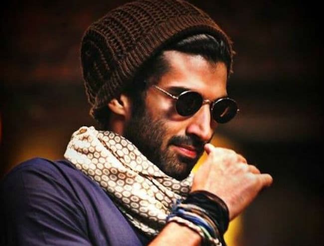 आदित्‍य के MAILBOX पर फीमेल फैंस का कब्‍जा...