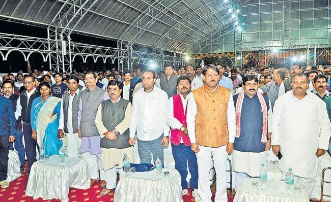 मंत्रिमंडल विस्तार : दो बागी समेत छह बने मंत्री, आजसू को नहीं मिला बर्थ