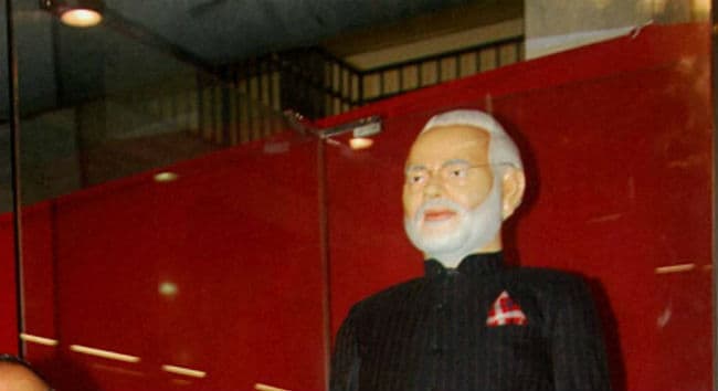 हीरा कारोबारी ने निकाला जुलूस, पूरे सूरत ने देखा मोदी का सूट