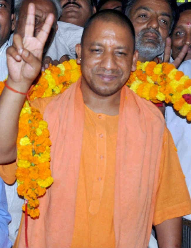 जब तक धर्मांतरण पर पाबंदी नहीं लगेगी, विहिप का घर वापसी कार्यक्रम जारी रहेगा : आदित्यनाथ