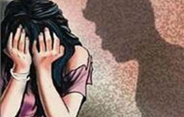 युवा नेता पर शादी का झांसा देकर यौन शोषण का आरोप, गिरफ्तार