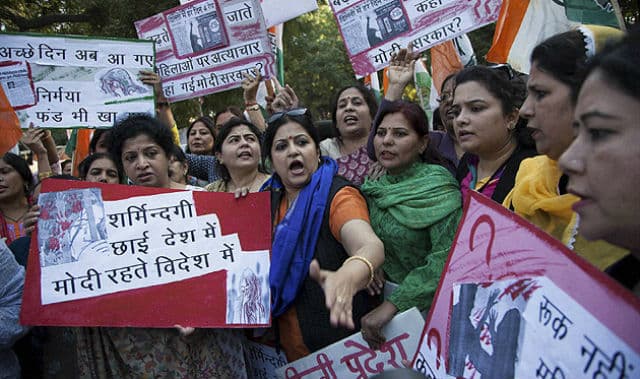प्रतिबंध के बावजूद दिल्ली में चल रही हैं ‘उबर’ और ‘ओला’ कैब: दिल्ली सरकार