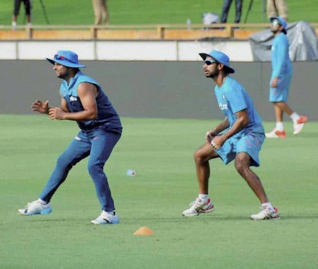 स्लॉग ओवरों में विकेट पतन से निजात पानें के लिए रणनीति बना रही है टीम इंडिया