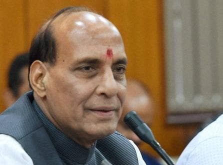 संतुलित बजट के लिए राजनाथ ने रेलवे मंत्री को दी बधाई