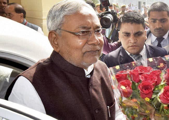 स्वाइन फ्लू : मुख्यमंत्री नीतीश कुमार ने केंद्र से मांगी मदद