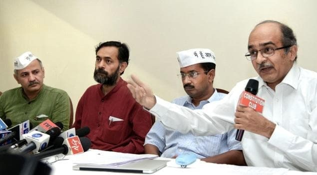 आम आदमी पार्टी में दो फाड़, क्या अकेले पड़ गये हैं प्रशांत भूषण और योगेन्द्र यादव?