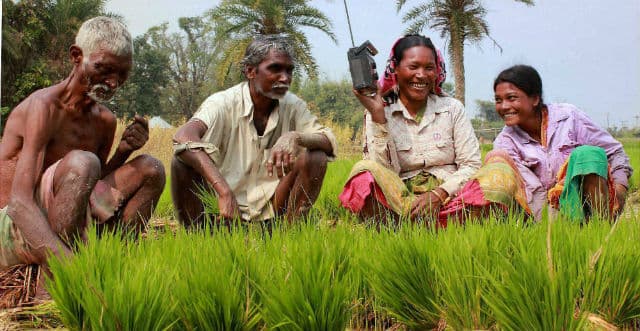 आम बजट  : मोदी सरकार ने गरीबों के लिए 12 रुपये में दो लाख के बीमा का किया एलान