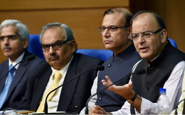 जानिए! आम आदमी को कितना चोट पडा इस बजट से ?