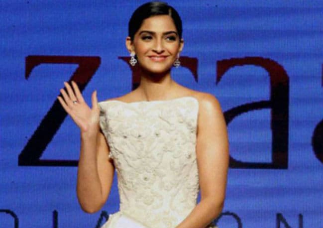 सोनम को हुआ स्वाइन फ्लू, सलमान ने भी कराया टेस्ट