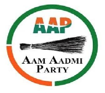 यादव, भूषण ने आप राजनीतिक मामलों की समिति में ‘नये खून’ की हिमायत की