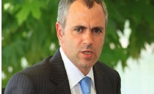 उमर ने कहा, मुफ्ती ने सीएमपी से ध्यान हटाने के लिए पाक, गुरु मुद्दे को उछाला