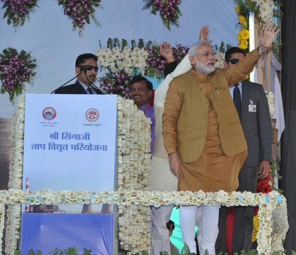 खंडवा में प्रधानमंत्री नरेंद्र मोदी ने कहा, किसानों को भड़काने की हो रही है कोशिश