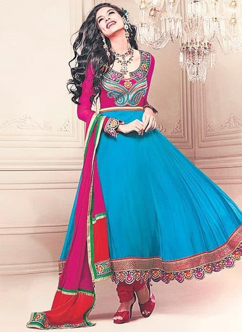 अनारकली में होली