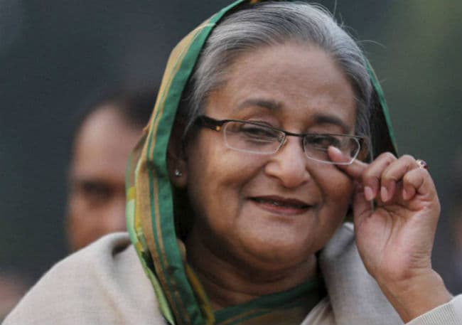 बांग्लादेश : बम विस्फोट से बाल-बाल बचीं प्रधानमंत्री शेख हसीना