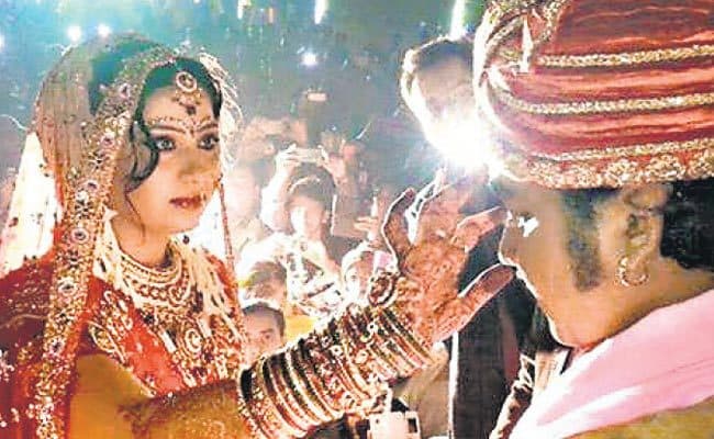 भोजपुरी स्टार पवन सिंह की पत्नी ने की खुदकुशी