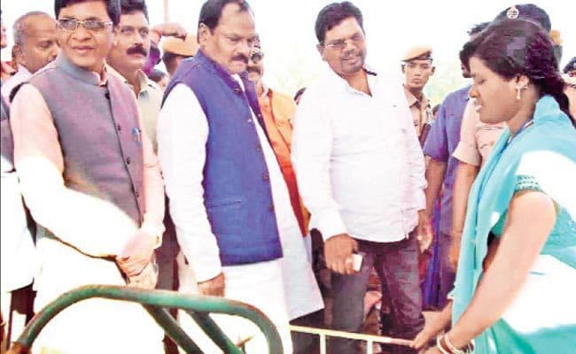 नशामुक्त गांव को एक लाख इनाम : सीएम