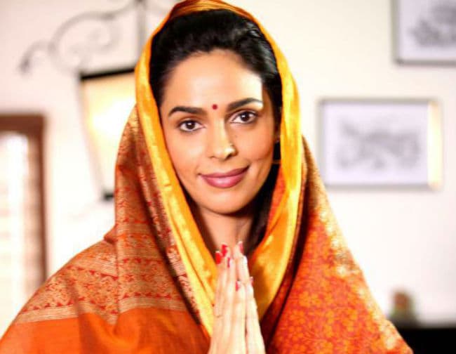 मल्लिका की ''डर्टी पॉलिटिक्स'' के प्रदर्शन को लेकर राजस्थान विधानसभा में हंगामा