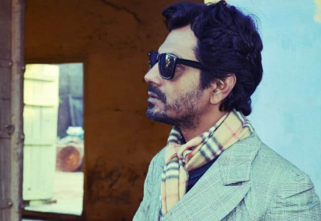 कलाकार अपनी पहचान न खोंये...