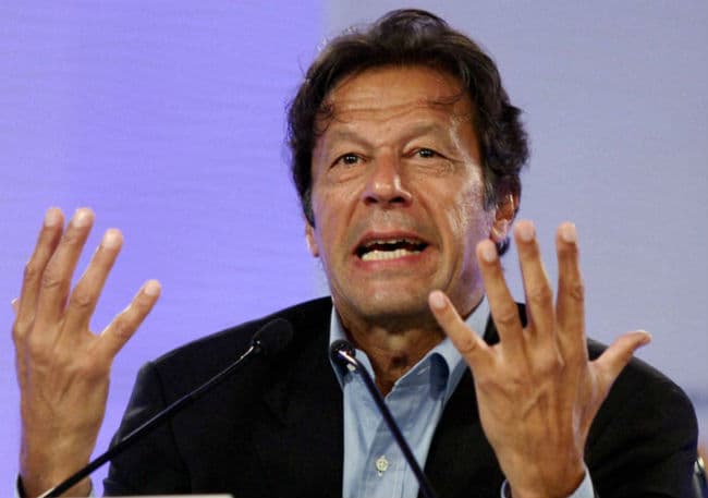 मानहानि के मामले में अदालत में पेश नहीं हुए इमरान, जुर्माना लगा