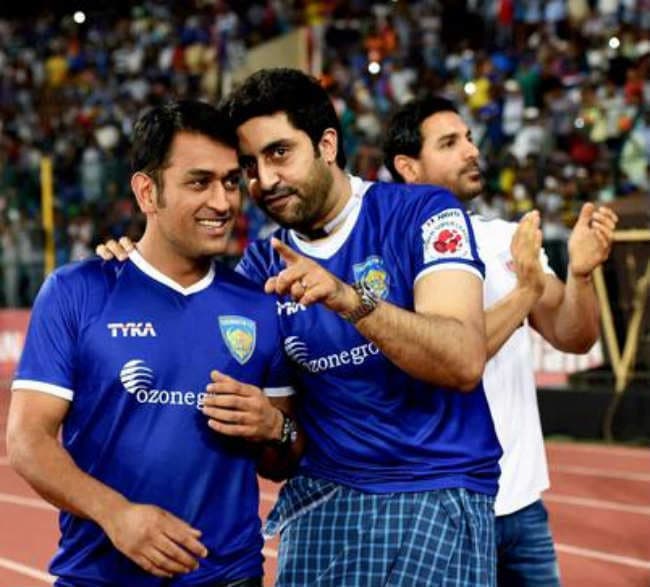 फिल्मों में ''युवराज सिंह'' की भूमिका निभाना चाहते हैं अभिषेक