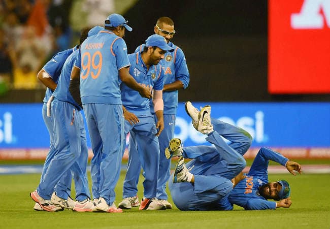 जीत के बाद टीम इंडिया को बधाईयों का तांता