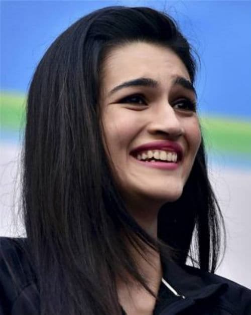 कृति को शाहरुख का All The Best..