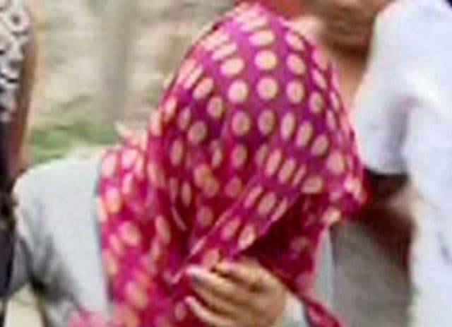 जादवपुर यूनिवर्सिटी में इंजीनीयरिंग के तीन छात्रों पर छात्रा से छेडखानी का आरोप