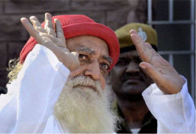 आसाराम और पुत्र साई की जांच करने वाले आयकर अधिकारी को धमकी