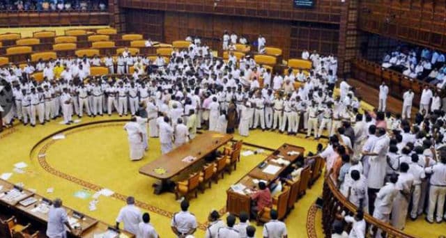 विरोध प्रदर्शन के बीच केरल विधानसभा अनिश्चितकाल के लिए स्थगित