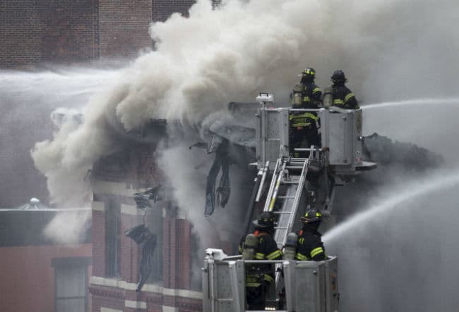 न्यूयार्क सिटी की इमारत में भारी विस्फोट, 19 लोग घायल