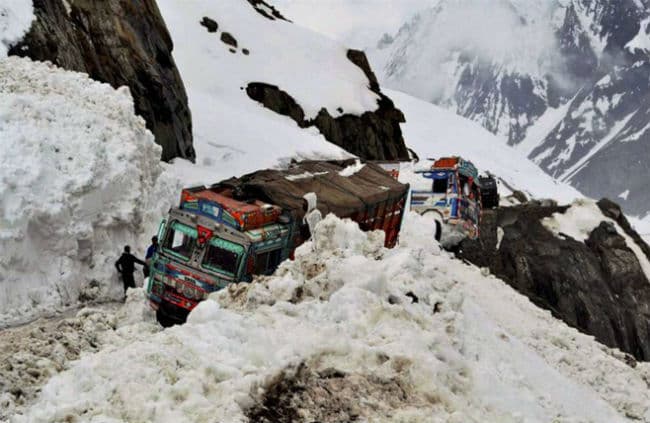 कश्मीर में हिमस्खलन की चेतावनी