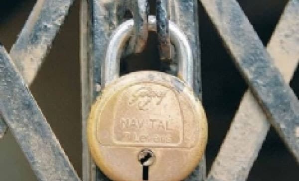 बिहार बंद : ABVP कार्यकताओं ने कॉमर्स कॉलेज के सामने की अगजनी, झाझा-पटना ट्रेन रोकी गयी