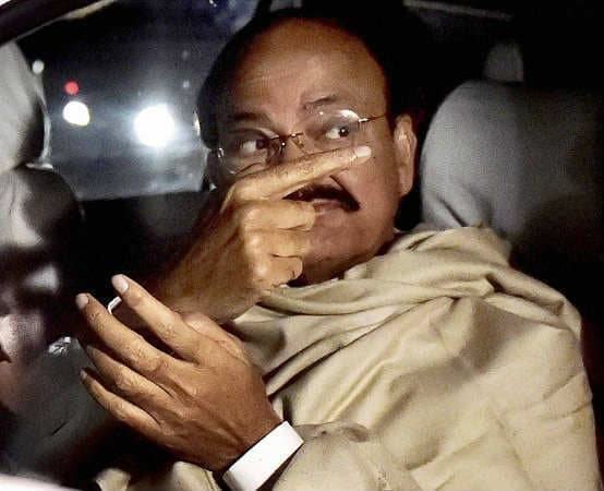 भूमि विधेयक पर विपक्षियों को मनाने की कोशिश जारीः नायडू