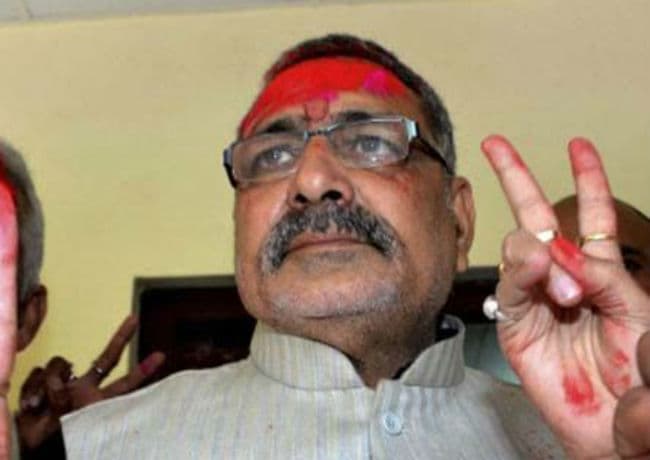बुरे फंसे गिरिराज सिंह, बयान पर दिल्ली से लेकर मुंबई तक विरोध प्रदर्शन