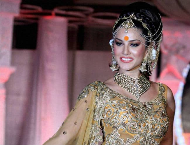 ऐश्वर्या राय से तुलना पसंद नहीं : सनी लियोन