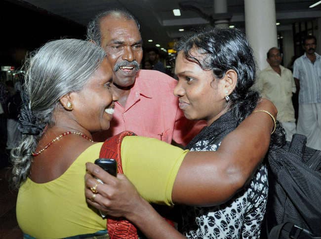 यमन में नौसेना का मिसाइल विध्वंसक, अब तक 1350 भारतीय निकाले गये