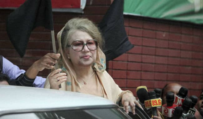 भ्रष्‍टाचार मामले में खालिदा जिया तीन महीने बाद अदालत में हुई पेश