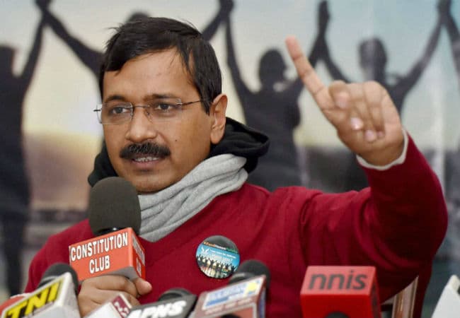 भ्रष्टाचार के खिलाफ हेल्पलाइन, मोदी और अंबानी पर निशाना