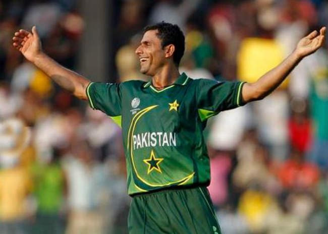 रज्जाक ने वकार पर लगाया पाक टीम से सीनियर खिलाडियों को बाहर करने का आरोप