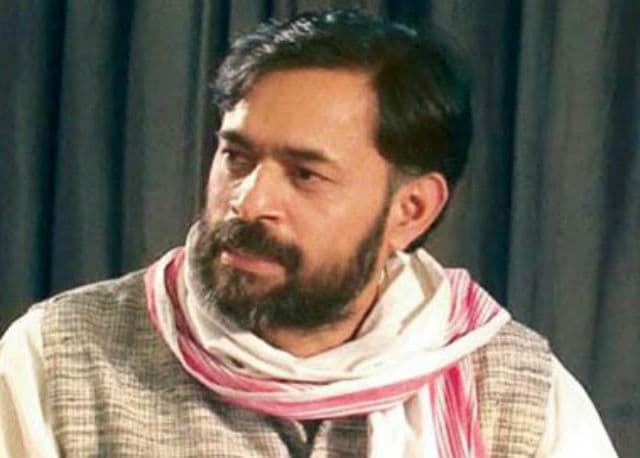 मैंने कहा था कि मुझे जूते मार के बाहर कर दो, पर पार्टी में दो-चार चीजें ठीक हो जाएं: योगेंद्र यादव