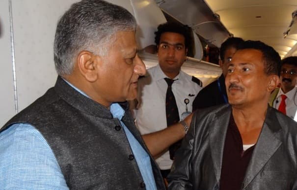 फिर विवादों में फंसे वीके सिंह, मीडिया को बताया ''presstitutes''