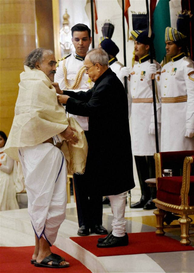 अमिताभ बच्चन को पद्म विभूषण, झारखंड के अशोक भगत को पद्मश्री