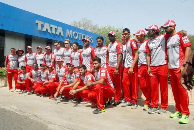 किंग्स इलेवन पंजाब की जर्सी पर छपा कंडोम का विज्ञापन