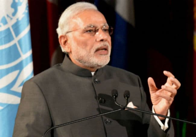 नरेंद्र मोदी ने ''मेक इन इंडिया'' पहल की पेशकश के साथ फ्रांस के उद्यमियों को दिया न्योता