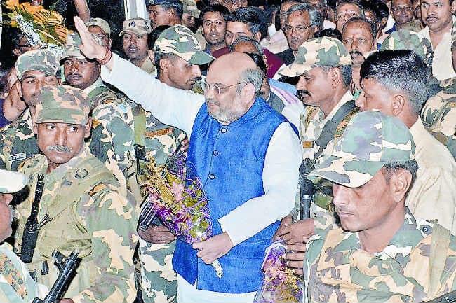 रांची में अमित शाह, सरकारी कार्यो की जानकारी ली, आज कार्यकर्ताओं को करेंगे संबोधित