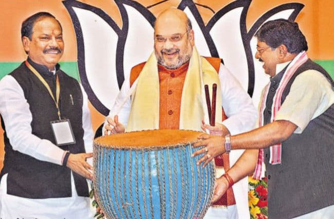 कॉरपोरेट को एक इंच भी जमीन नहीं देगी सरकार : अमित शाह