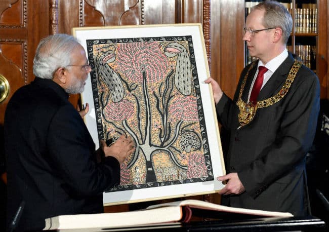 मोदी ने हनोवर के लॉर्ड मेयर को मधुबनी पेंटिंग उपहार में दी