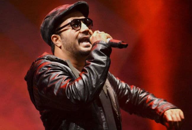 गायक मीका ने स्‍टेज पर बुलाकर डॉक्‍टर को जड़ा थप्‍पड़, प्राथमिकी दर्ज